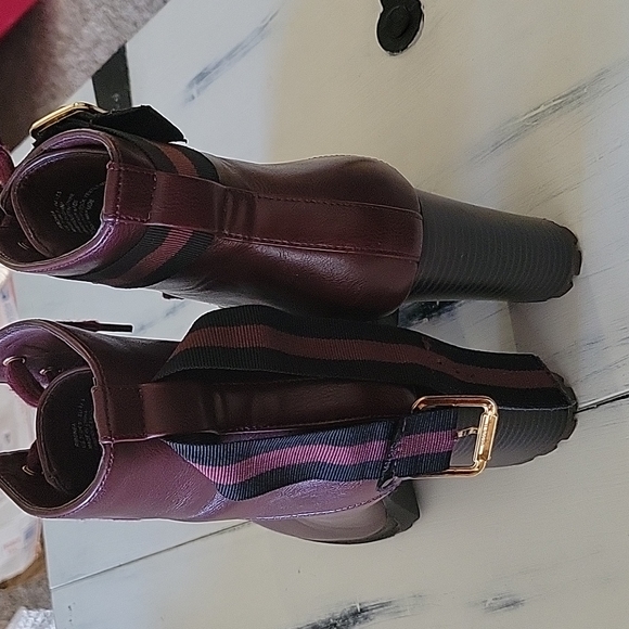 JustFab dark red, ankle high heeled boots - Picture 2 of 10
